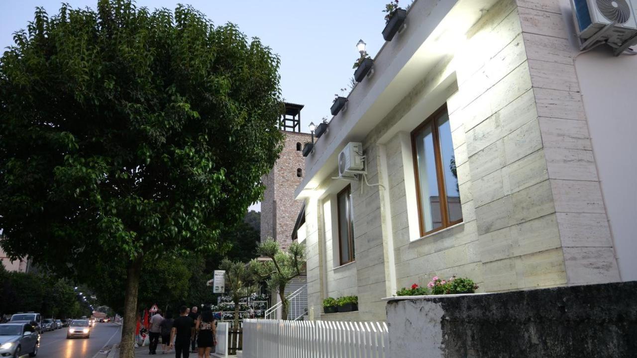 Vila Franko Berat Exterior photo